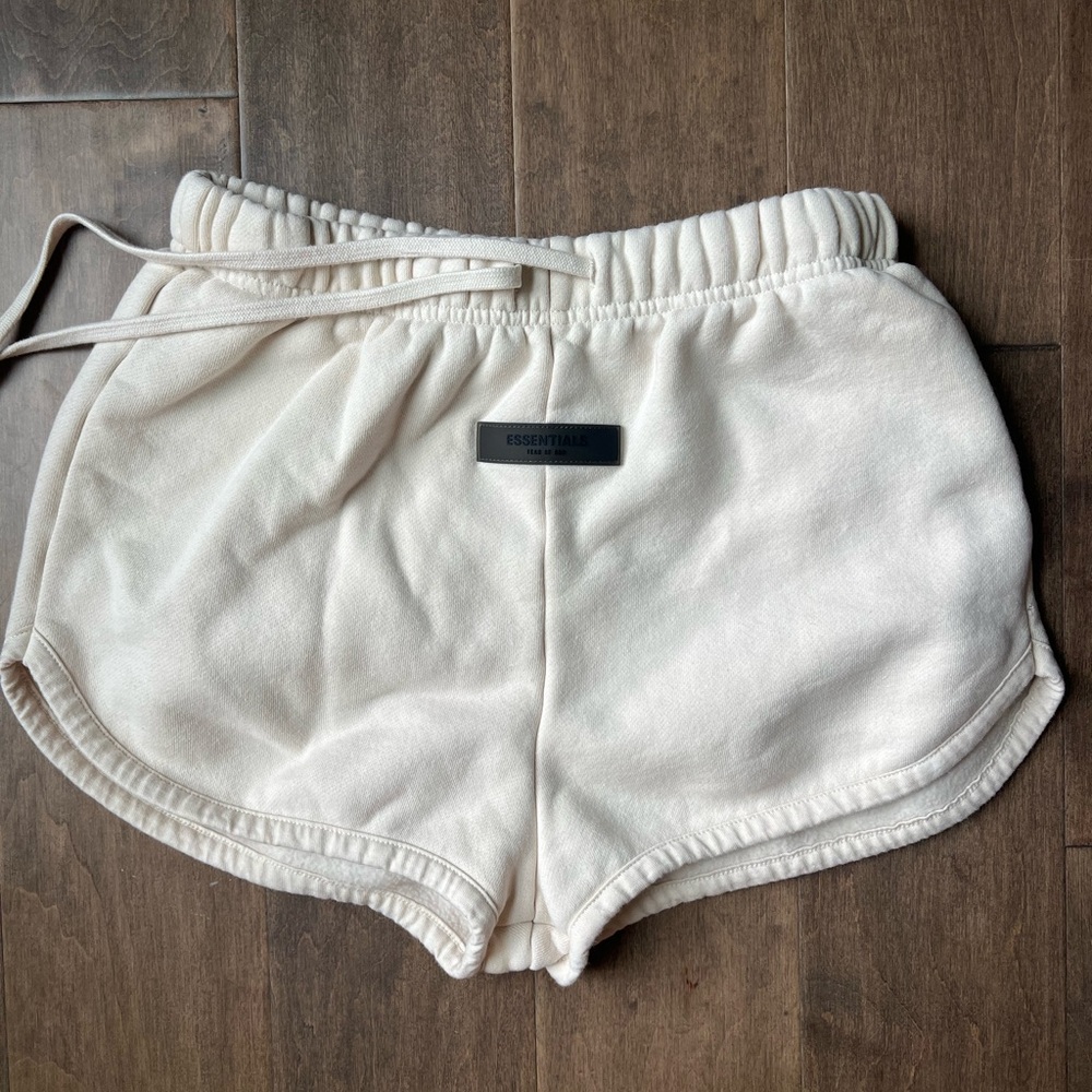 Fear of God Essentials fleece running shorts MEDIUM